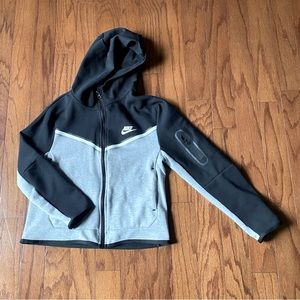 Boys Nike Tech Fleece